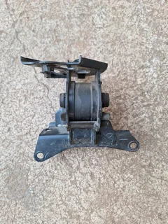 Toyota etios engine mountings