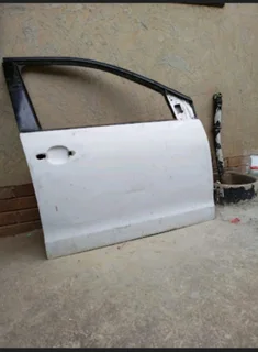 Polo vivo drivers door