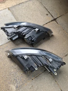 Polo 6/vivo headlamps