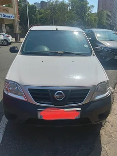 2012 Np200 1.6 Dual Airbag