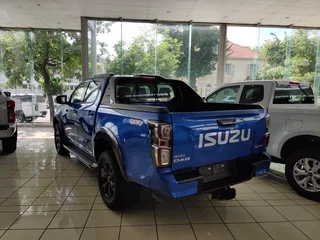 Isuzu D max V-Cross  Sailplane