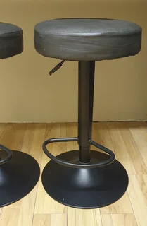 2 x Bar stools