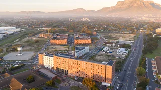 Room to rent in shared apartment Pinelands