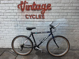 Imported Pre-Owned Vintage Giant Yukon 21 Speed - R2250