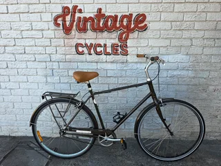 Imported Pre-Owned Giant De Luxe Single Speed Commuter- R4999