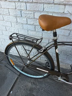 Imported Pre-Owned Giant De Luxe Single Speed Commuter- R4999