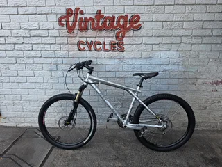 Pre-Owned Pro GT Avalanche MTB 27 Speed - R4500