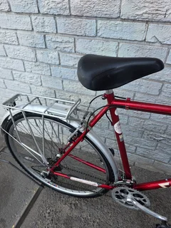 Imported Pre-Owned Vintage Saracen Exec LARGE 18 Speed Commuter - R2999