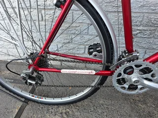 Imported Pre-Owned Vintage Saracen Exec LARGE 18 Speed Commuter - R2999