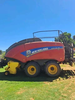 New Holland BB340