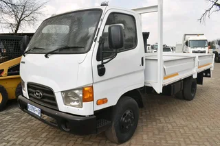 2015 Hyundai HD65 Dropside – Light, Nimble, and Reliable