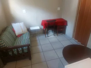 Furnished Garden Cottage in Mondeor, Jhb South 1 Bed Month-to-Month