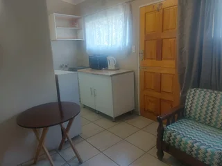 Furnished Garden Cottage in Mondeor, Jhb South 1 Bed Month-to-Month
