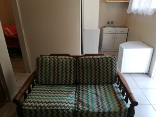 Furnished Garden Cottage in Mondeor, Jhb South 1 Bed Month-to-Month