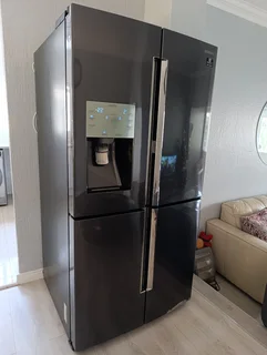 Samsung French Door Fridge with Icemaker and Water Dispenser