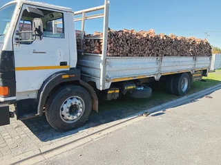 8 Ton Truck for Hire