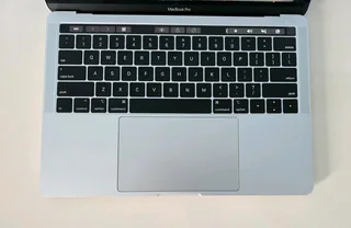 Macbook Pro 2018 | 13inch | CORE I7 | 16GB Ram | 512GB SSD | SILVER COLOR |