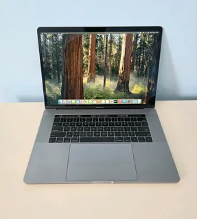 Macbook Pro 2018 | 15inch | Core I7 | 16gb Ram | 256gb Ssd | Space Gray|