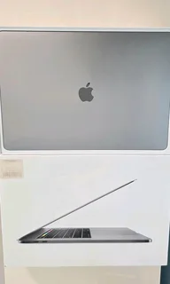 Macbook Pro 2018 | 15inch | CORE I7 | 16GB Ram | 256GB SSD | SPACE GRAY|