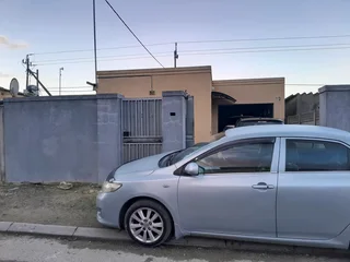 House for sale in Lower Crossroads