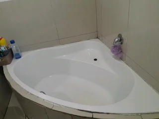 House for sale in Lower Crossroads