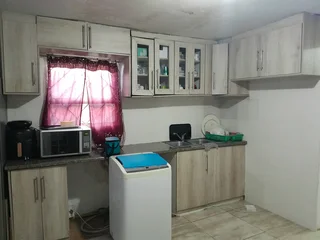 House for sale in Lower Crossroads