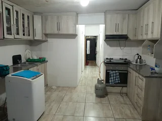 House for sale in Lower Crossroads