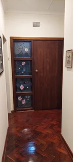 Furnished room to rent for employed singles in 5 bedroom house; can work online; services included.