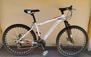 Mountain bike. 26 inch. Like new..