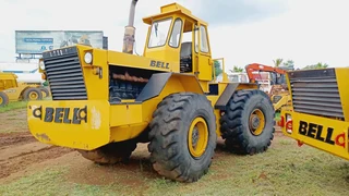 Bell 1756 TL4 Tow Tractors 4x4