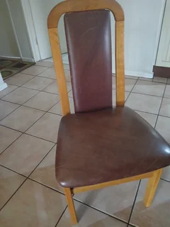 Dining Room Suite- Oak 6 Dining Room chairs