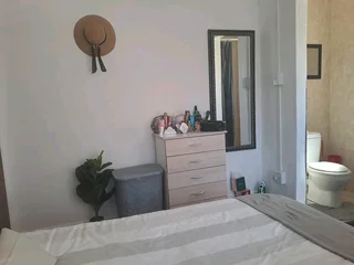 Granny flat, 1 bedroom, onsuite and kitchen