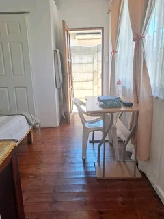 Granny flat, 1 bedroom, onsuite and kitchen