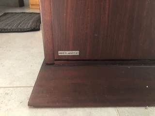 Weylandts TV unit