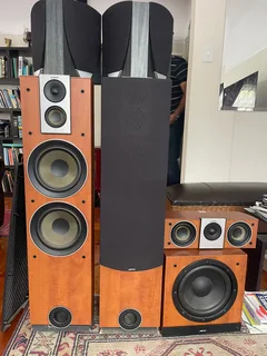 Jamo 5.1 home theatre sound system ( Floor-standers, Subwoofer, Centre & Surround speakers )