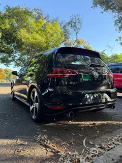 GOLF 7 GTI BLACK LOW MILES MOTORPLAN
