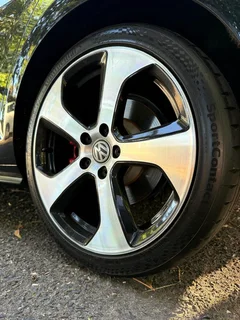 GOLF 7 GTI BLACK LOW MILES MOTORPLAN