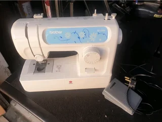Brother JS1700 Sewing Machine