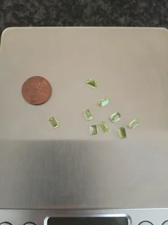 Genuine Peridot gems 0.6 - 1 ct (R50 each)