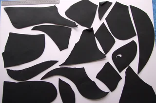 Smooth genuine leather pieces / offcuts (black)