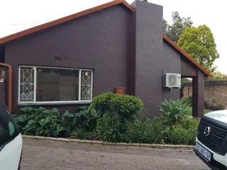 A well maintained,  neat  &amp; freshly painted 1 or 2 Bed  Apartment no 1  for rent  in Randburg.