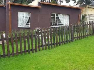 A Beautiful Well Looked After Cottage House Up For Rent In Bordeaux North, Which Is Part Of Randburg