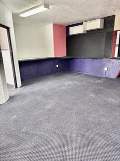 Glenvista Extra Spacious Bachelor  apartment for rent.