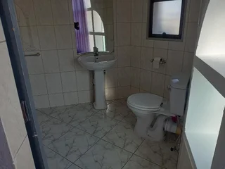 Glenvista Very Spacious Bachelor apartment apartment for rent.