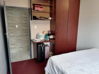 Clean and Spacious 3Bedroom 2Bathroom Townhouse for rent at Ormonde.