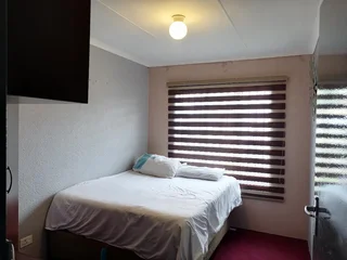 Clean and Spacious 3Bedroom 2Bathroom Townhouse for rent at Ormonde.