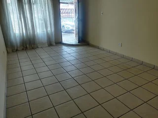 Lovely 2 Bedroom, 1 Bathroom Main House for rent at Turffontein.