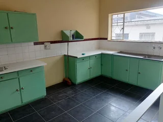 Lovely 2 Bedroom, 1 Bathroom Main House for rent at Turffontein.