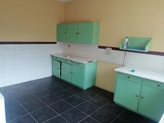 Lovely 2 Bedroom, 1 Bathroom Main House for rent at Turffontein.