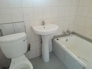 Lovely 2 Bedroom, 1 Bathroom Main House for rent at Turffontein.